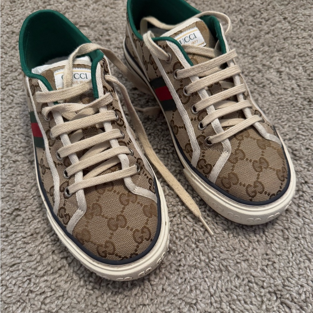 GUCCI SHOES SIZE 7